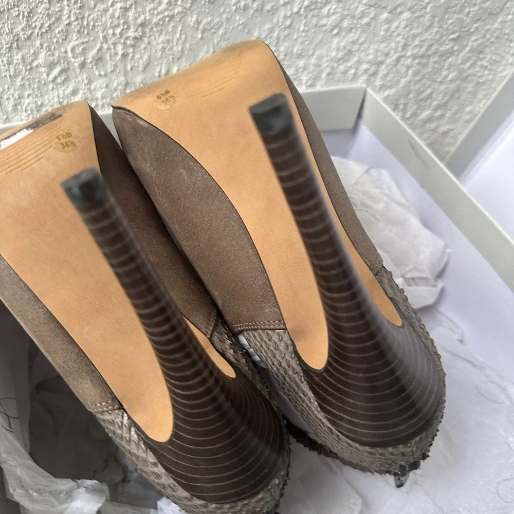 Jessica Simpson JS-Fionna Grey Leather Cutout Booties Heels Size 6.5M - Picture 11 of 14